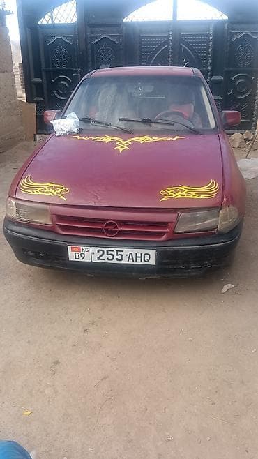 Opel Kadett: 1992 г., 1.6 л, Автомат, Бензин, Хэтчбэк