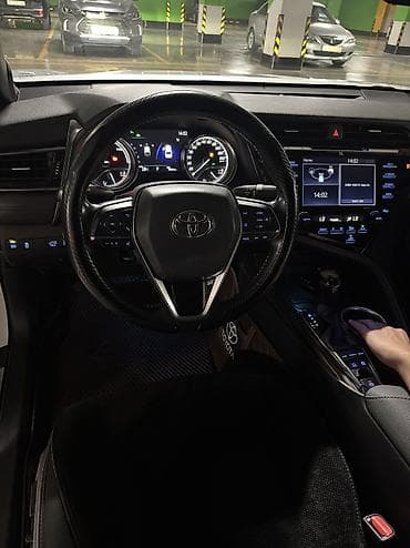 Продажа авто: Toyota Camry: 2019 г., Гибрид — 6
