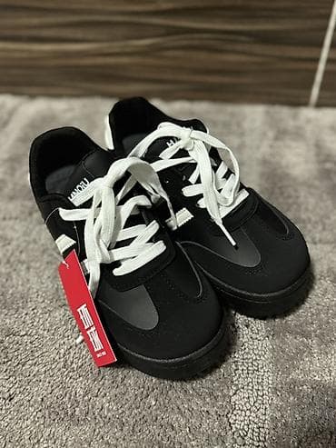 кроссовки на колесах heelys: Кроссовки, 35, Новый, цвет - Черный, Самовывоз, Платная доставка — 1