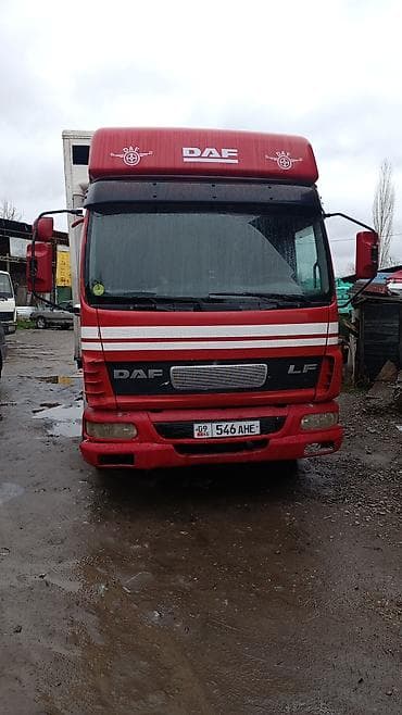 Грузовой автомобиль DAF LF с изотермическим фургоном. Оснащён — 6