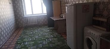 Сдаётся просторная комната-студия с большим окном и радиаторным