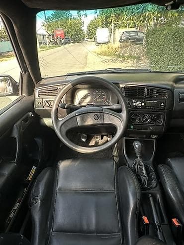 Volkswagen Golf: 1993 г., Механика, Бензин, Хэтчбэк — 7