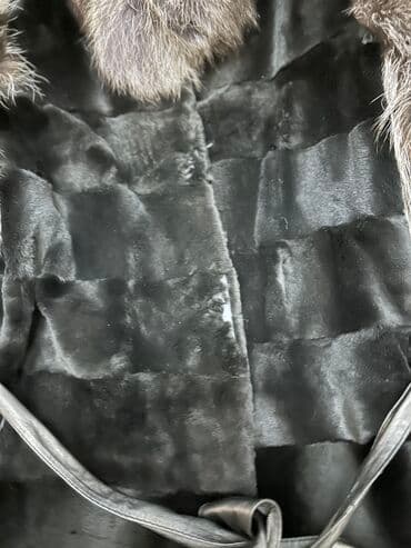 бу берса: Продаю женскую шубу. Стойко воротник и рукава из барсука Все — 4