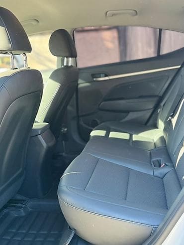 v2: Hyundai Elantra: 2019 г., Седан — 9