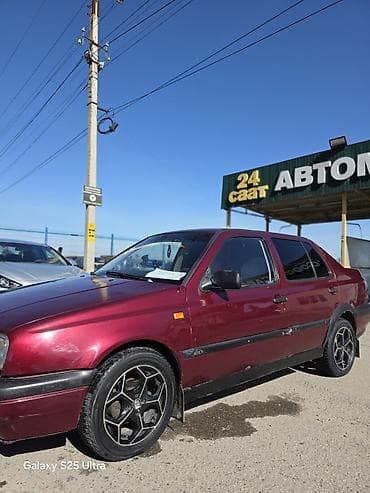 vw: Volkswagen Vento: 1993 г., 1.8 л, Механика, Бензин, Седан — 7