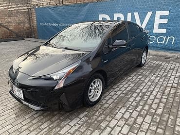 corolla s: Toyota Prius: 2017 г., 1.8 л, Вариатор, Гибрид, Хэтчбэк — 5
