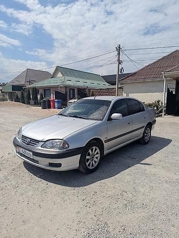 Toyota Avensis: 2001 г., 1.8 л, Механика, Бензин, Седан