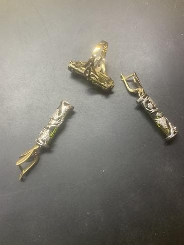 Личные вещи: Ювелирный комплект: серьги и кольцо золото 585. Вес 24 гр. хризоплас — 2