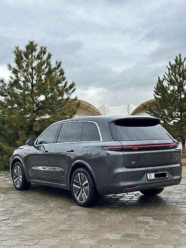 срочно машына: Lixiang L8: 2024 г., 1.5 л, Автомат, Электромобиль, Внедорожник — 1