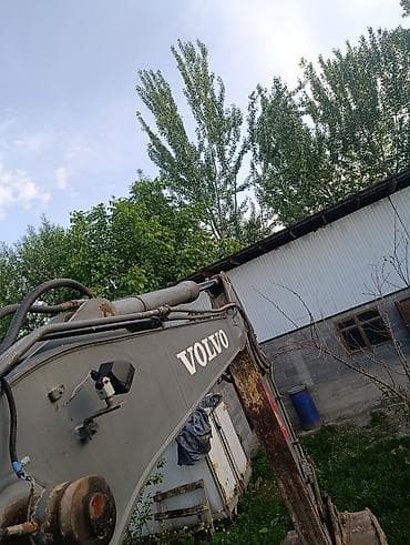 миксер для корма: Экскаватор, Volvo, 2004 г., Колесный — 8