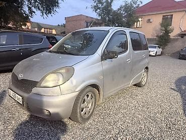 town ace: Toyota Funcargo: 2000 г., 1.3 л, Механика, Бензин, Хэтчбэк — 3