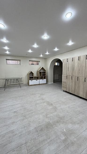 Дома: 📍 Локация: г. Бишкек, ул. Ахунбаева 255 (пересечение с ул — 8