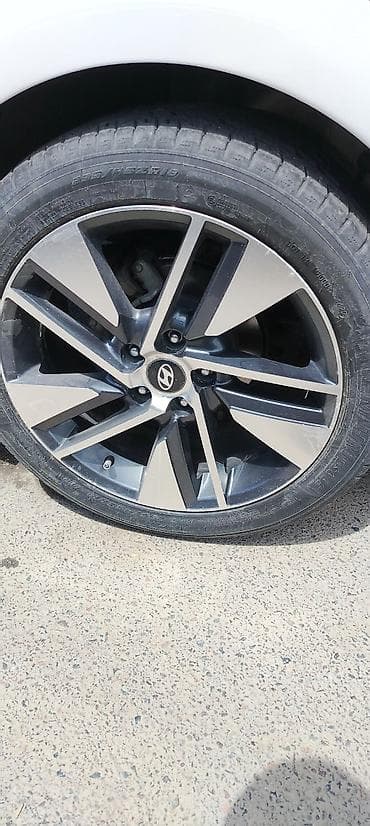 hyundai диски: R18: 7.5Jx18 ET50.5 или ET52.5 (Шина: 235/45 R18) комплект лета ещё — 3