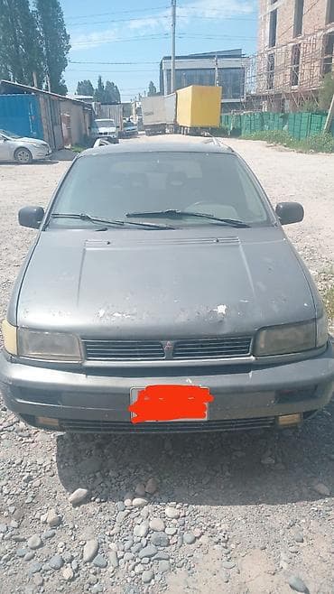 2 8: Mitsubishi Space Wagon: 1992 г., 1.8 л, Механика, Бензин, Минивэн — 1
