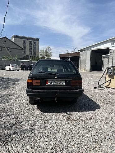 Volkswagen Passat Variant: 1993 г., 1.8 л, Механика, Бензин, Универсал — 2