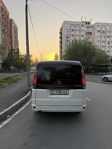 бизнем: Honda Stepwgn: 2004 г., Автомат, Газ, Минивэн — 4