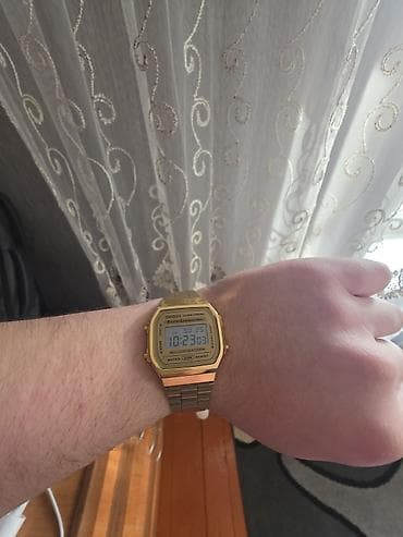 CASIO A168WG-9 (серия Illuminator) — классические электронные часы в