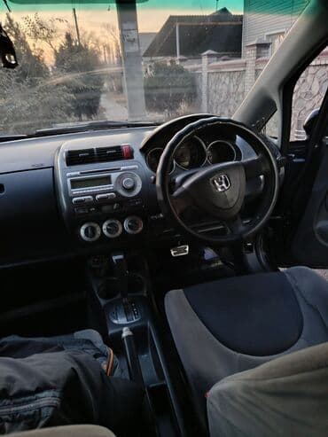 стопы фит: Honda Fit: 2003 г., 1.3 л, Вариатор, Бензин, Хетчбек — 11
