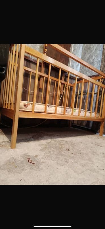 продам батут бу: Детская кроватка. Дерево. Покрыто белой нетоксичной краской. Продается — 2