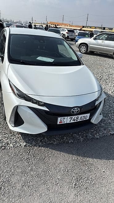 на тайоту: Toyota Prius: 2020 г., 1.8 л, Гибрид, Хэтчбэк — 4