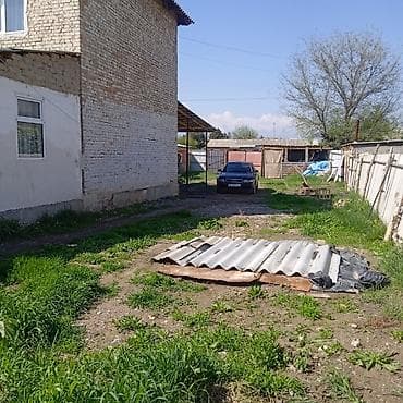 бизнес сатам: Продаётся земельный участок с домом и хозпостройками. Характеристики — 10