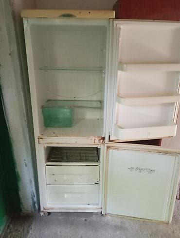 кондиционер кыргызчасы: Холодильник Eurotech, двухкамерный (верх — холодильное отделение, низ — 1