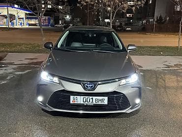 camry 10: Toyota Corolla: 2021 г., 1.8 л, Вариатор, Гибрид, Седан — 1