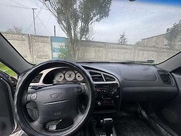 daf 2001: Daewoo Lanos: 1999 г., 1.5 л, Ручные, Бензин, Седан — 5