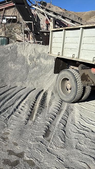 холлофайбер подушка: Щебень фракции мелкой и средней (ориентировочно 5–20 мм), отсев/гравий — 5