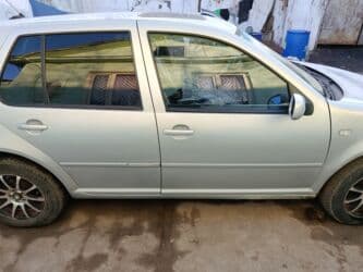 продажа подержанных автомобилей: Volkswagen Golf V: 2000 г., 2 л, Механика, Бензин, Хэтчбэк — 5