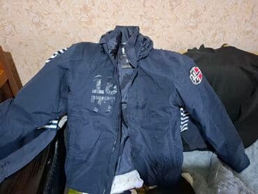 весенняя одежда: Мужской комплект одежды (несколько предметов) Состав на фото: - — 1