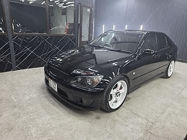 Toyota Altezza: 2000 г., 2 л, Механика, Бензин, Седан