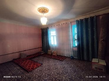 частный дом в районе кызыл аскер: Продаётся дом в районе базара, ул. Пушкина. - Площадь участка: 6 — 6