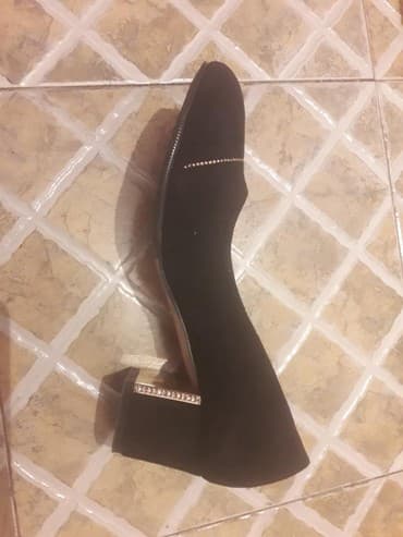 second hend: Пару раз носила. размер 36. красиво смотрится. каблук средний. сост — 5