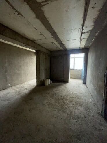 квартира в районе ошского рынка: 2 бөлмө, 91 кв. м, Элитка, 11 кабат, ПСО (өзү оңдоп түзөтүп бүтүү үчүн) — 3