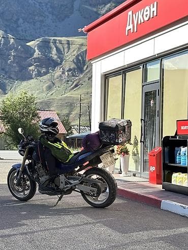 Транспорт: Honda CB600F Hornet, синий дорожный нейкед. - Двигатель: рядный — 6