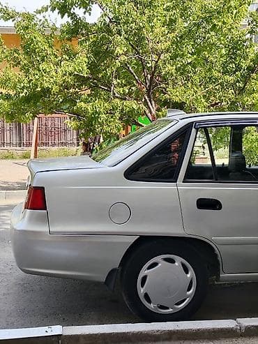 дн 8 салон: Daewoo Nexia: 2012 г., 1.5 л, Механика, Бензин, Седан — 7