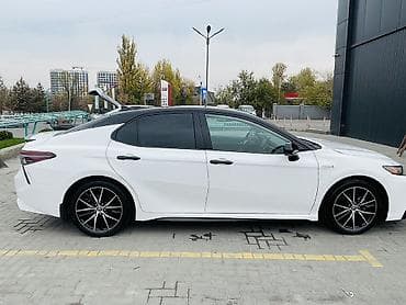 carplay android: Toyota Camry: 2021 г., 2.5 л, Автомат, Гибрид, Седан — 6