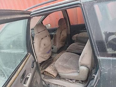 Унаа сатуу: Volkswagen Sharan: 1996 г., 2 л, Кол менен иштөөчү, Бензин, Вэн/Минивэн — 4