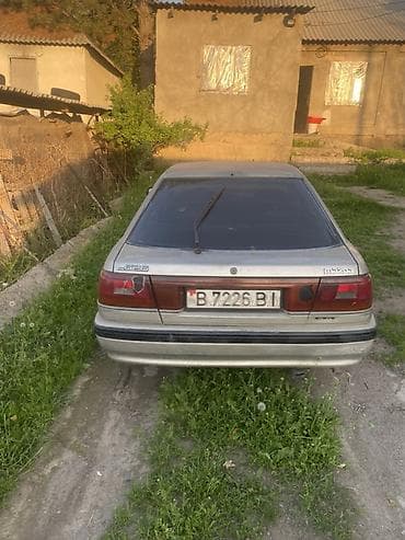 camry 75 xse: Mazda 626: 1989 г., Седан — 4