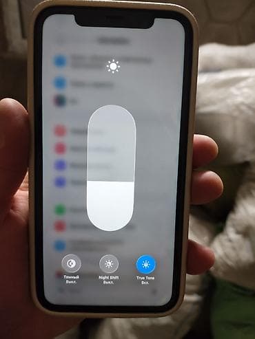 куплю iphone 8: IPhone 11, Б/у, 128 ГБ, Белый, Чехол, 100 % — 2