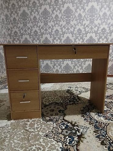 канпютерный стол: Письменный стол, Новый — 2