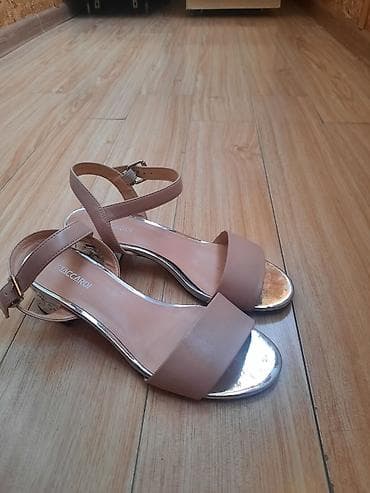 t: Босоножки, 37, T.Taccardi, Б/у, цвет - Бежевый, Самовывоз — 2