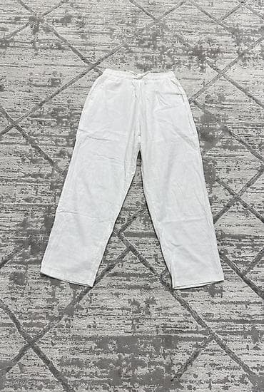 Белые свободные брюки - Цвет: белый - Посадка: свободная, прямые at lalafo.kg Белые свободные брюки - Цвет: белый - Посадка: свободная, прямые
