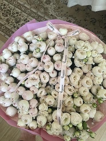 Пышный букет из нежных пионовидных роз - Состав: пионовидные розы