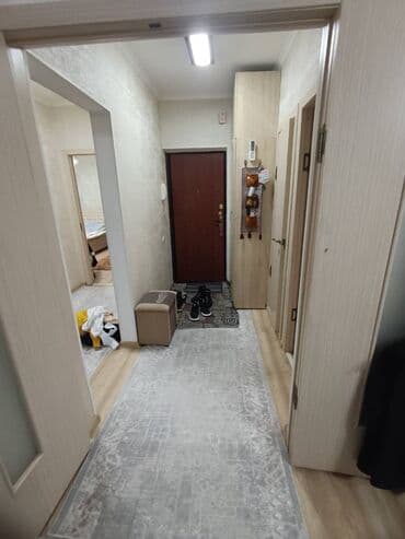 сдаю квартиру 6 микрорайон: 4 комнаты, 89 м², 106 серия, 6 этаж — 5