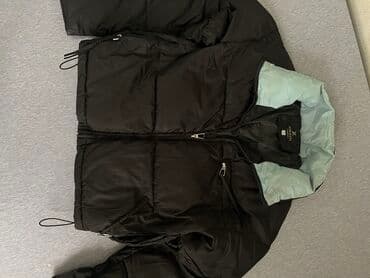 спортивные пуховики: Кароткая модель с шапкой за 1500 Черная куртка в подарок Длинная — 5