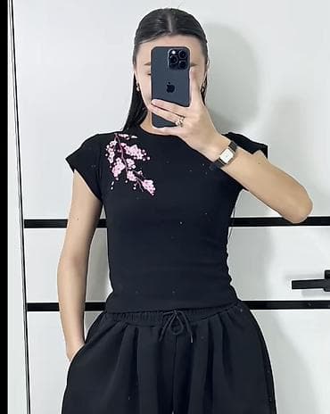 lost cherry: Женская базовая футболка с коротким рукавом и круглым вырезом — 1