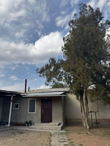 дома байтике: 100 кв. м, 4 бөлмө, Брондолгон эшиктер, Евроремонт, Унаа токтотуучу жай — 10