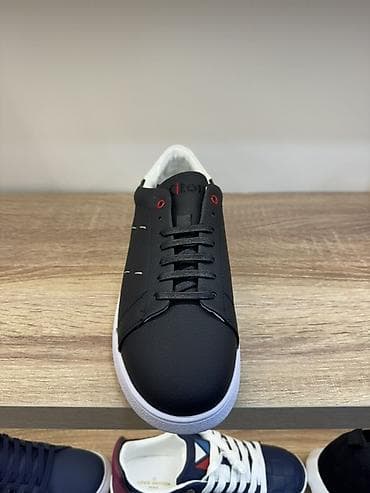 Жеке буюмдар: Эркектердин кроссовкасы, 41, 44, 40, Жаңы, түсү - Кара, Өзү алып кетүү — 2